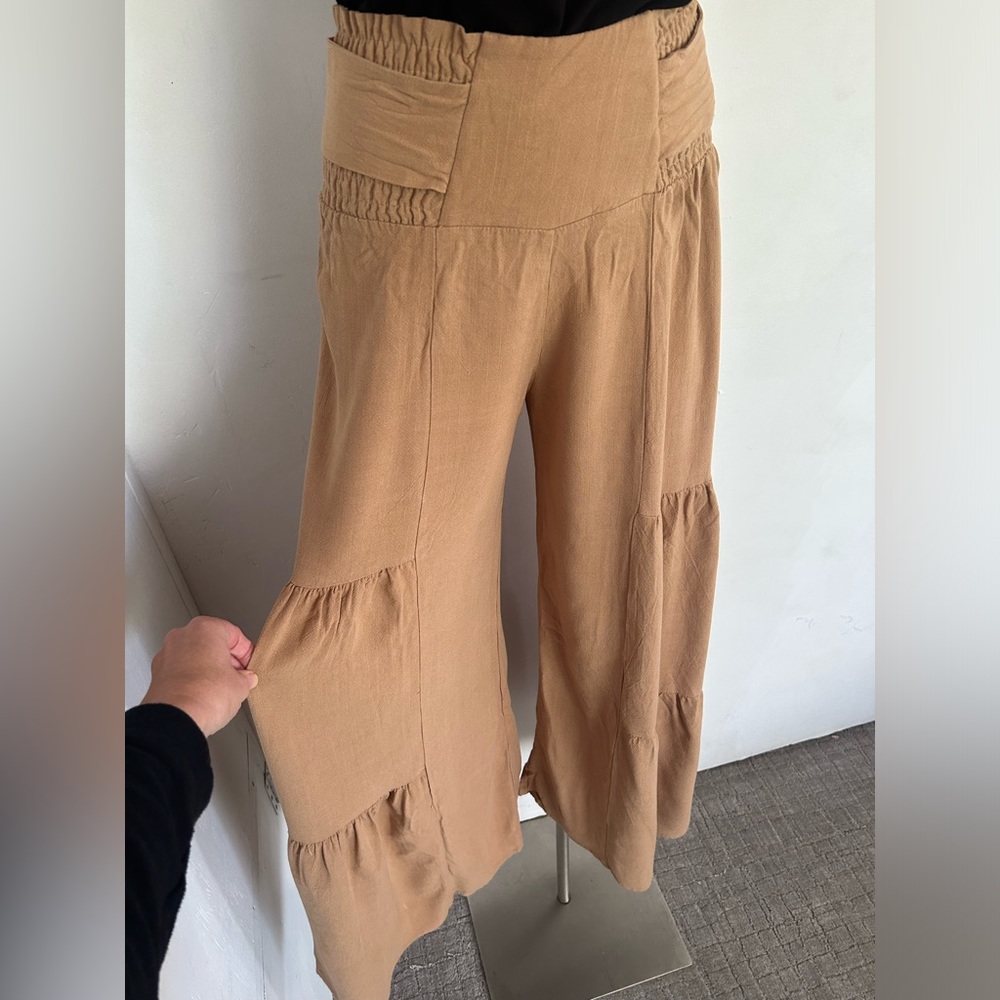 Saints & Hearts wide leg boho tiered khaki pants Size S